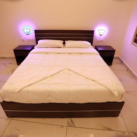 Aman Residency Hotell Thodupuzha Exteriör bild