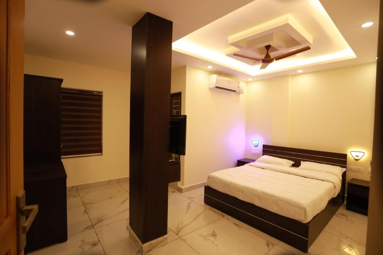 Aman Residency Hotell Thodupuzha Exteriör bild