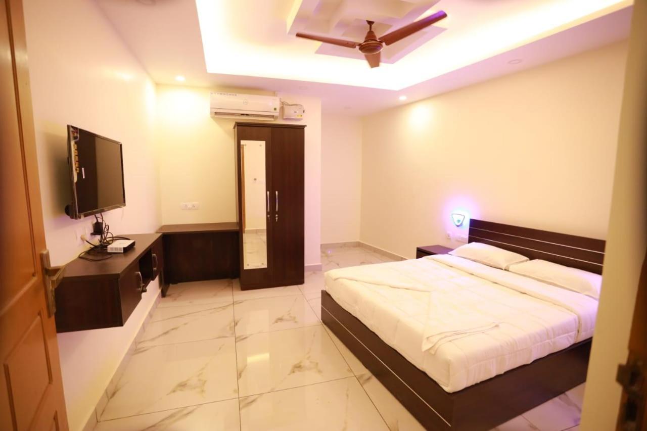 Aman Residency Hotell Thodupuzha Exteriör bild