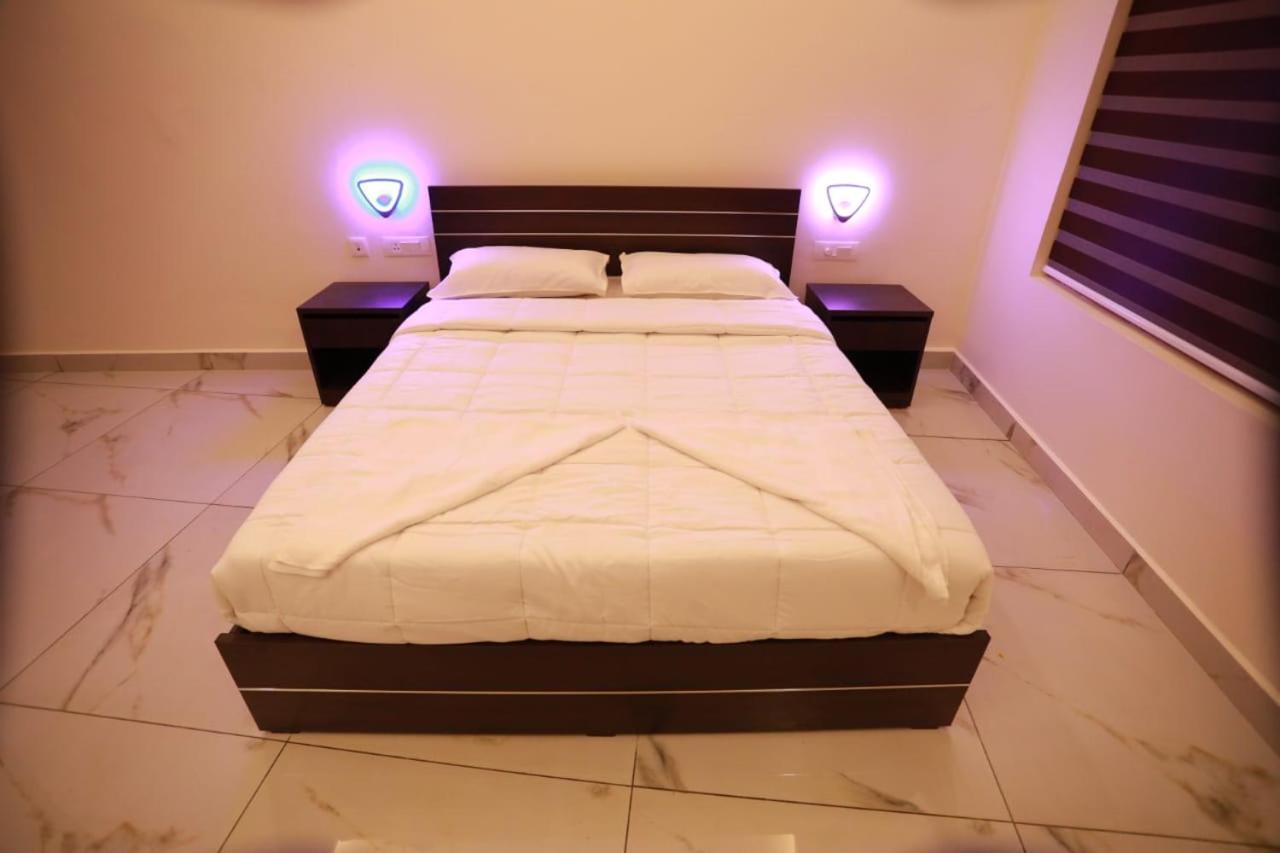 Aman Residency Hotell Thodupuzha Exteriör bild
