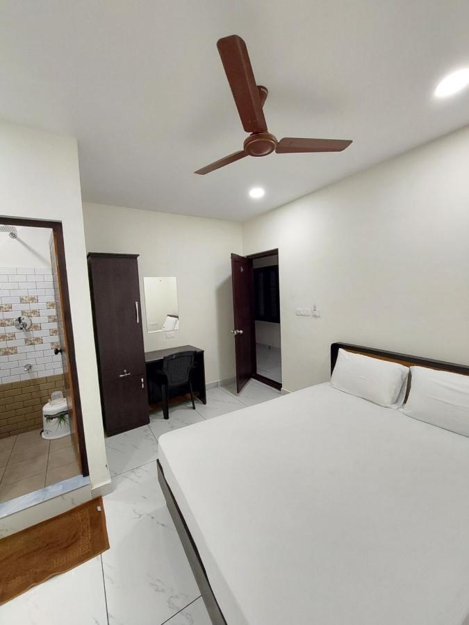 Aman Residency Hotell Thodupuzha Exteriör bild