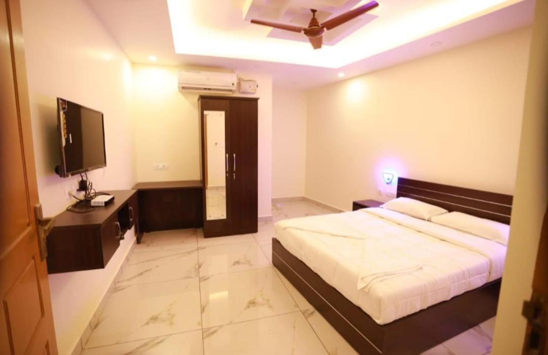 Aman Residency Hotell Thodupuzha Exteriör bild